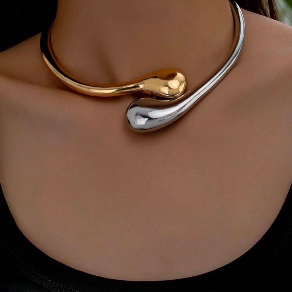 Elegant Gold and Silver Women's Necklace